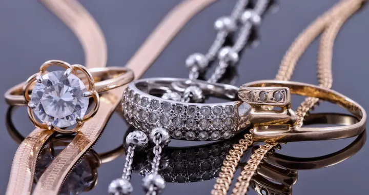 不要买！不要戴！央视曝光：一级致癌物超标9000多倍！有的快扔掉