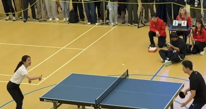 马龙和郭晶晶切磋乒乓球，杜凯琹晒和马龙、郭晶晶、张怡宁的合影