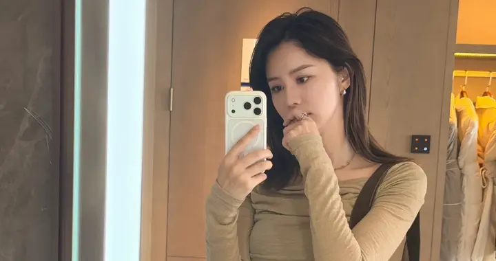 林峰老婆晒自拍照，内裤外穿被网友吐槽，就连豆包也看不下去了！