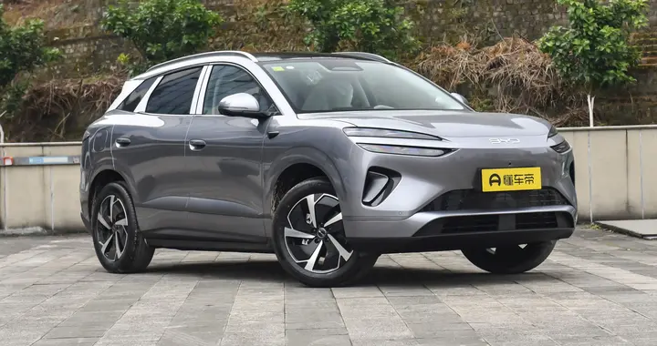 家用纯电SUV推荐！续航无焦虑，闪充5分钟跑500公里