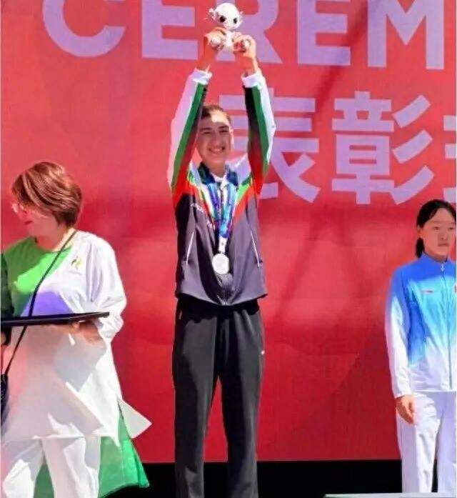 评论 | 乔装、被扔石头…阿塔治下阿富汗女车手如何亚运会摘银？