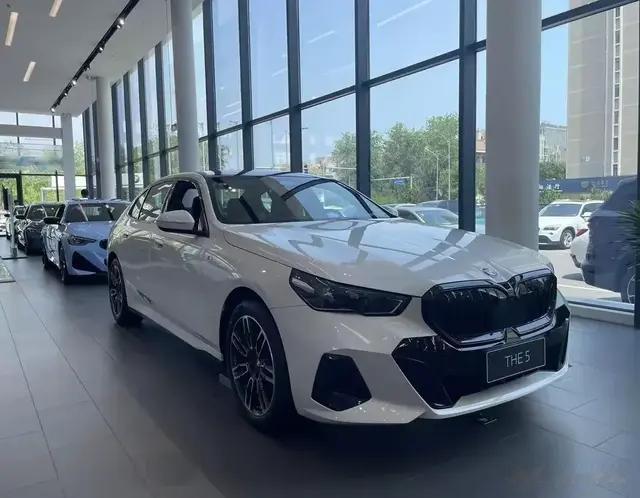 宝马5系降价！中年男人的豪车信仰碎了