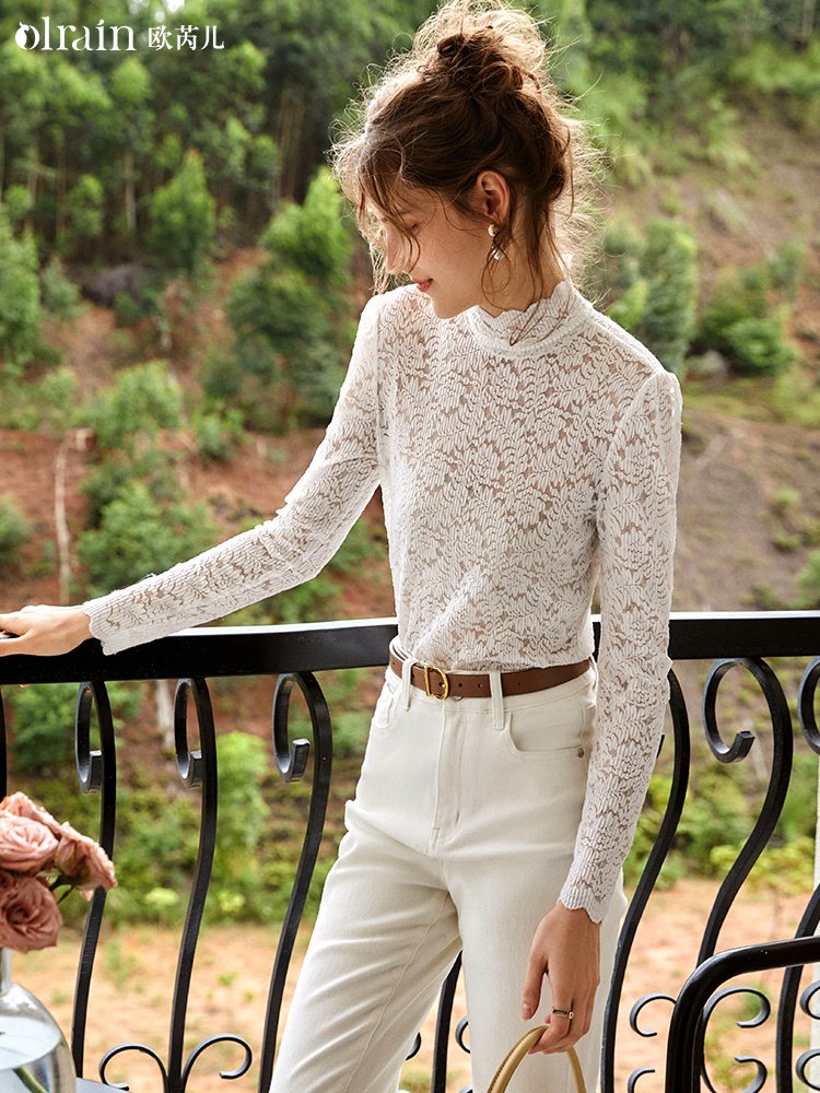 新式温柔！气质高领蕾丝衫