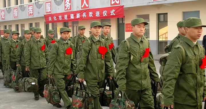 22年前曾有人建议：裁撤 20 万兵力，缓解财政压力，走精兵强军路线