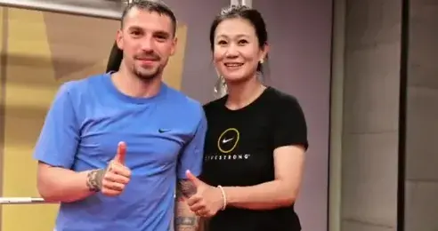 女足前国脚韩端健身房偶遇斯坦丘！外援竟看过她的进球视频