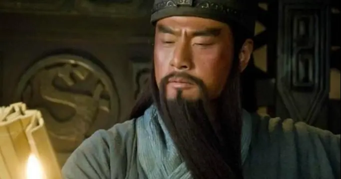 三国乱世里，他位列蜀汉五虎将，战功赫赫却因失荆州留千古遗憾