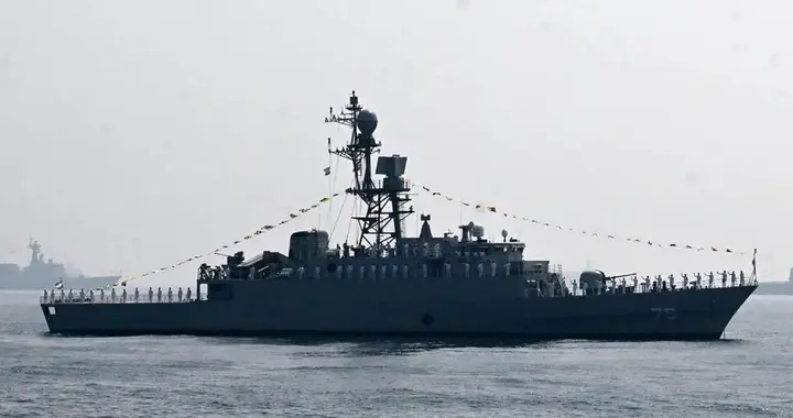 伊朗外访军舰公海被击沉，美创先例踩破海上底线后果自负