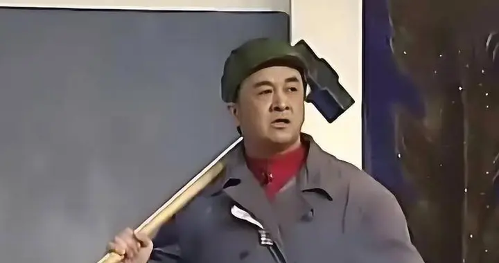 上午被免职下午被带走，春晚“钉子户”黄宏，为何当年忽然消失了