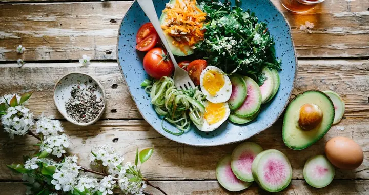 一个人没有融资，却养活了100万用户