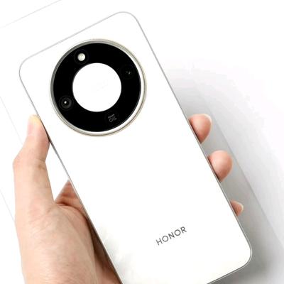 亚心数码：谁懂啊！下雨天手滑摔手机、出门