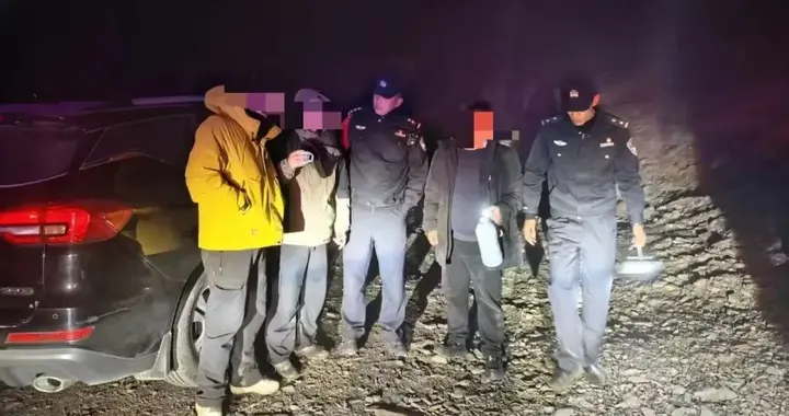 小伙在海拔4700米山中迷路5小时获救：走反方向翻过雪山，踩中乱石摔倒...