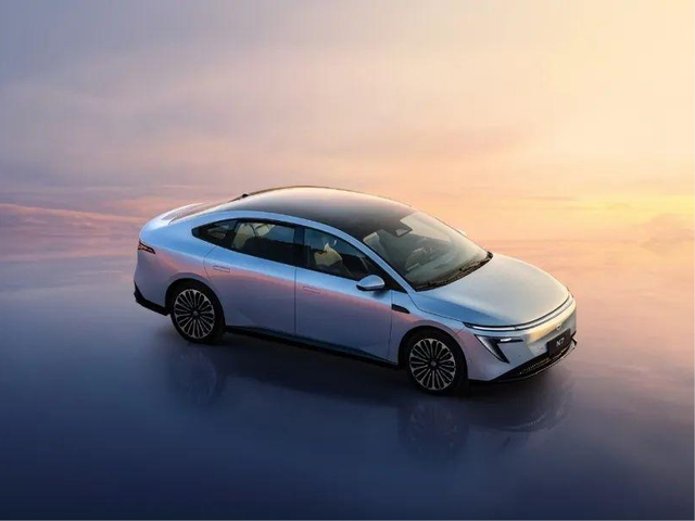 东风日产轴距超2米9合资轿车，仅11.99万元起！