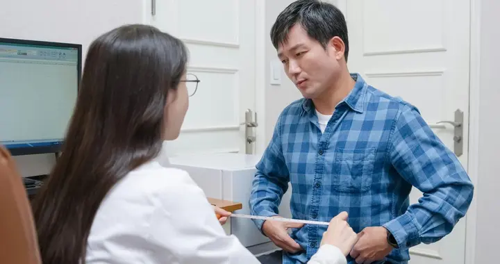 医生提醒：阴囊出现轻微肿胀，可能是鞘膜积液信号，应尽早留意