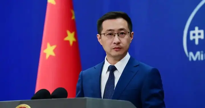 南海发生激烈对峙！菲方大规模组团挑衅，中国海警果断出手驱离！