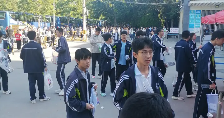 扩招的春风与无眠的夏夜：致2026届高考生