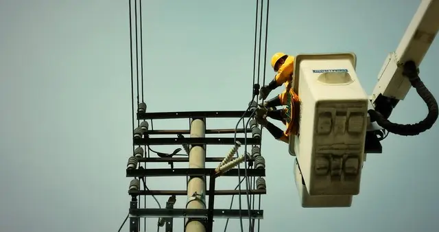 五大电气巨头2025年报出炉！总营收超2100亿，特变电工近千亿领跑