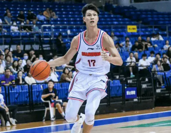 新赛季粤联赛正式开赛，两名广东宏远旧将表现抢眼
