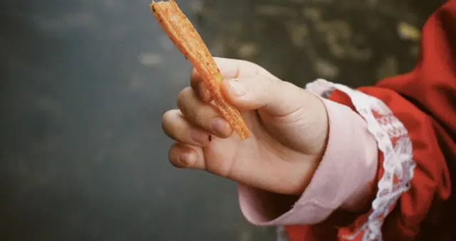 薯片、辣条、汽水坚决不许孩子碰，控制背后忽略了孩子真正的需求