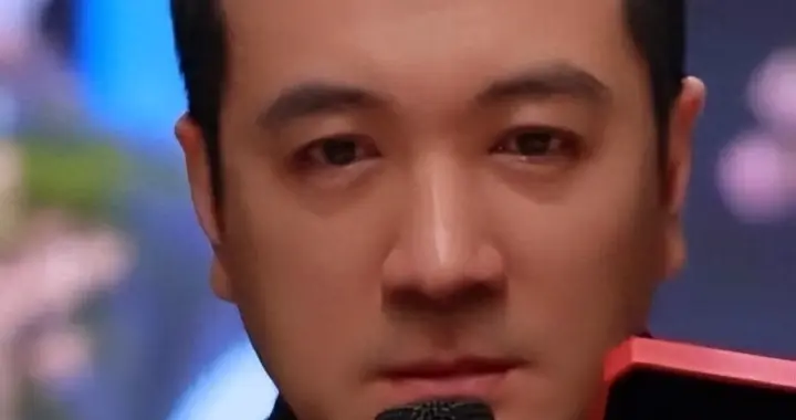 杨子带23岁女友见91岁母亲，铜钱盆抢镜，黄圣依17年付出活出自我