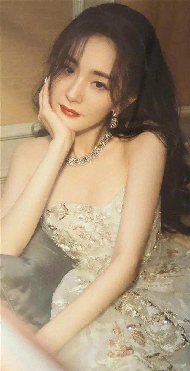 魔鬼身材杨幂：身体叙事背后的文化密码