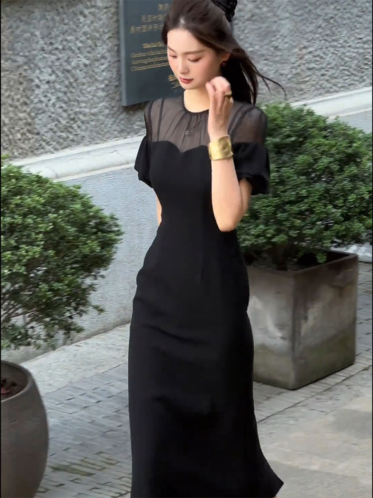 独特漂亮绝美气质高级感连衣裙女2025年夏季新款今年流行爆款裙子