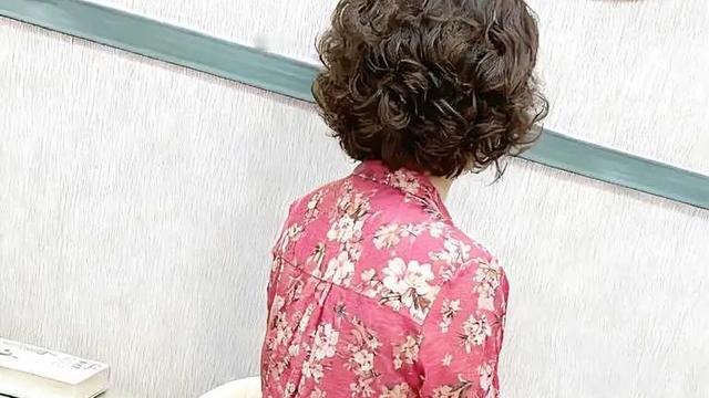 时尚穿搭：我们主管，这穿搭，这气质还可以