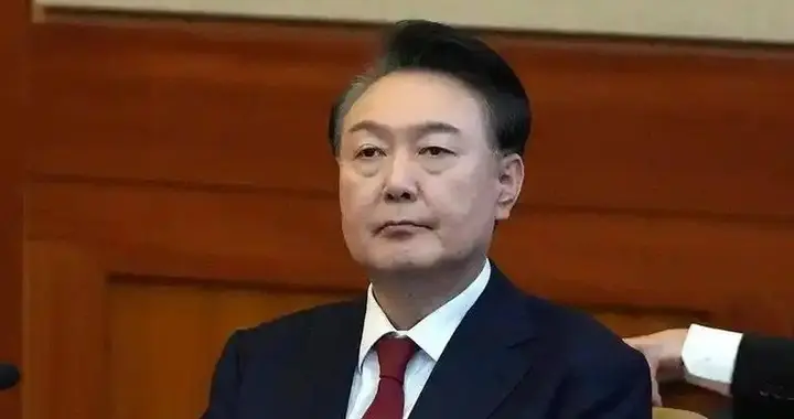 李在明万万没想到，被判无期的尹锡悦，竟能比当总统还挣得多