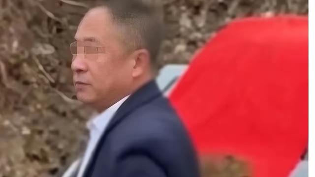 星沉碧野：活久见！ 辽宁奔驰下葬后续来了