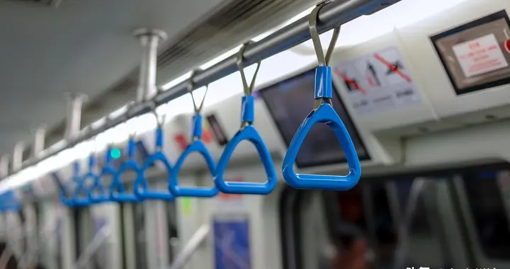 成都地铁之谜：猛砸13条线后，为何日均客流仍然没有突破800万？