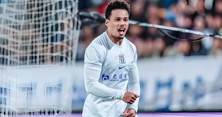 他是申花队本赛季最成功的引援，两场胜利离不开他的不断进球。