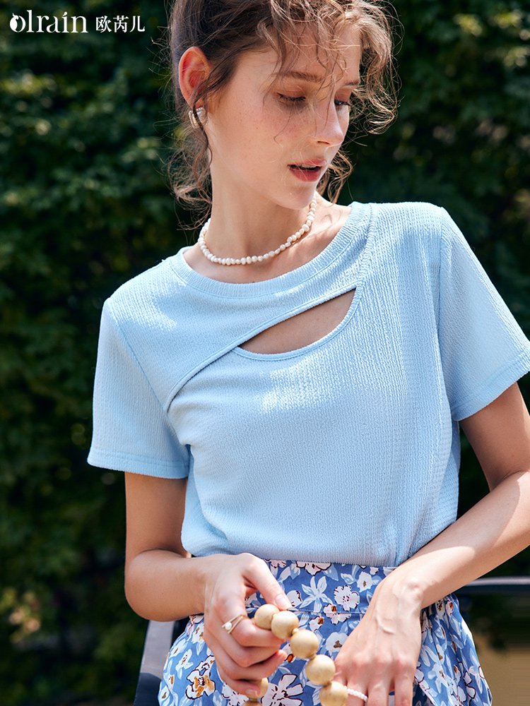 蓝色小镂空设计感短袖T恤！