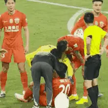 糗糗球事：名记李璇谈“杨世元脑震荡换人”