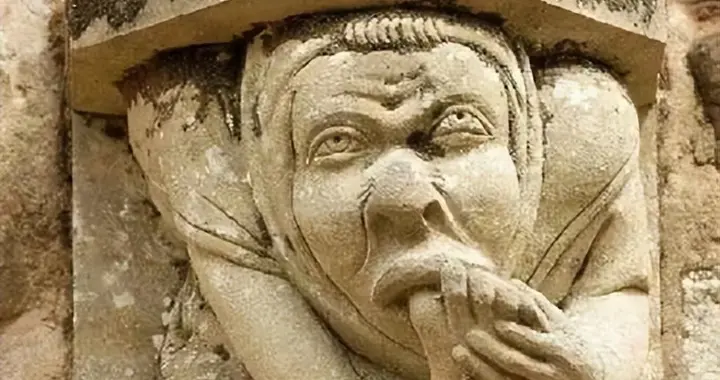 街头丑雕塑扎堆：是艺术翻车，还是“敌国”资助的文化暗战？