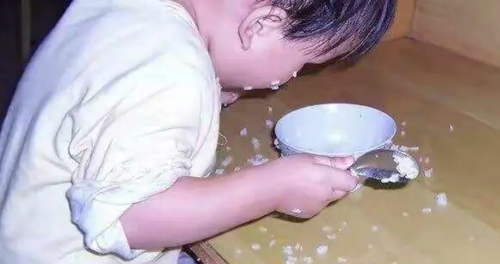 宝宝吃饭慢？2岁“分水岭”是关键