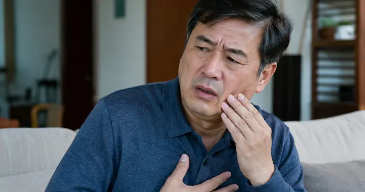 心肌梗死容易被误认？牙痛、喉咙紧，也可能是心脏在呼救