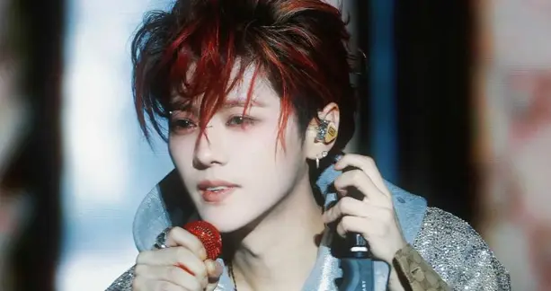 丑闻风波7天后，关晓彤王安宇接连官宣喜讯，撕下鹿晗最后的体面