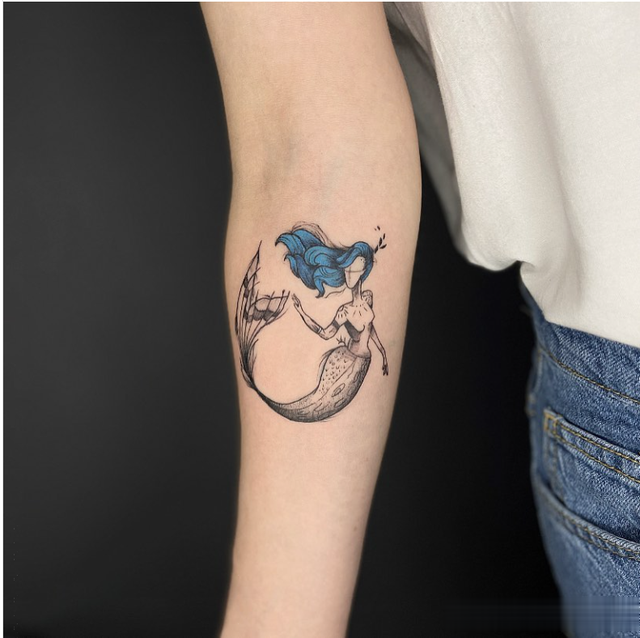 美人鱼纹身表达自己和个性的一种很酷的方式