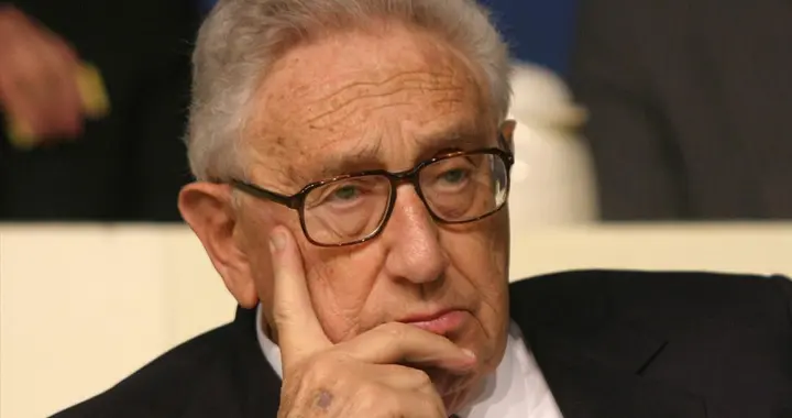 基辛格生前大胆预测：第三次世界大战爆发，敢打美国的国家就3个