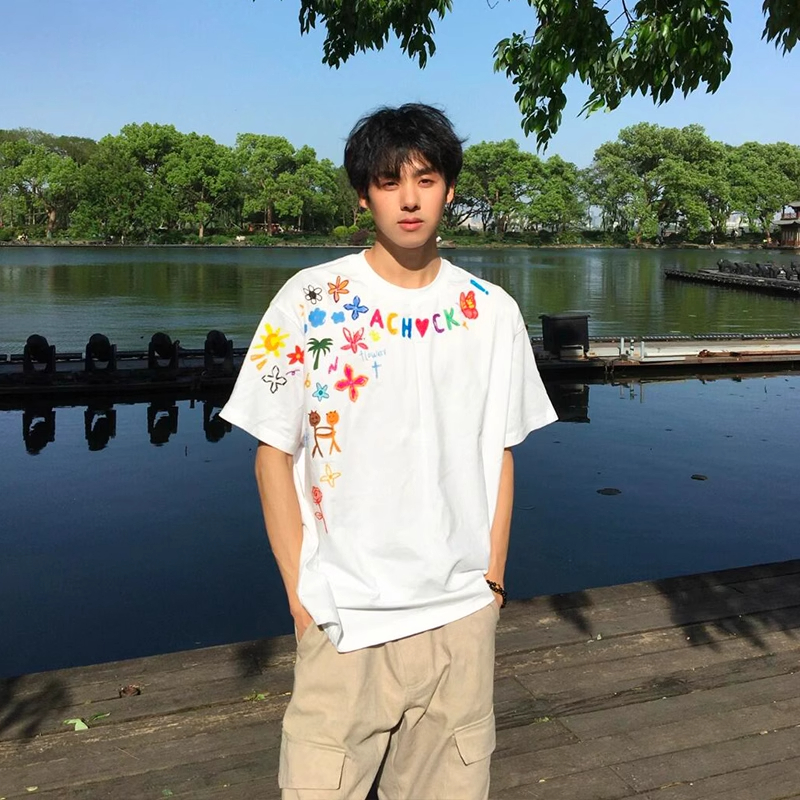 豆糕同款涂鸦印花短袖男款夏季少年感穿搭半