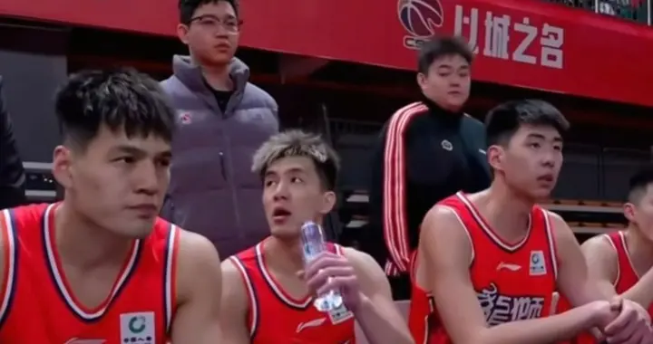 广州击败南京，徐昕杀疯了！24分14板，广东队当初怎么放走他了呢