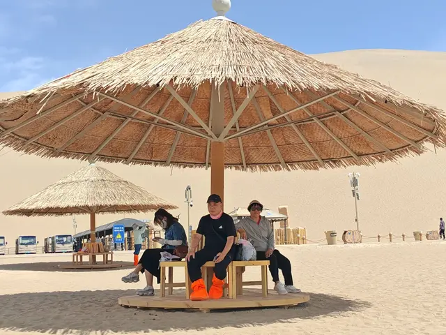 叹《月牙泉》诗二首