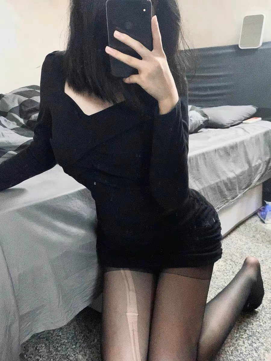 法式气质黑色包臀性感修身短款连衣裙