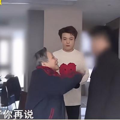 阿米的宝藏屋：爸爸没了，奶奶也成了仇人。