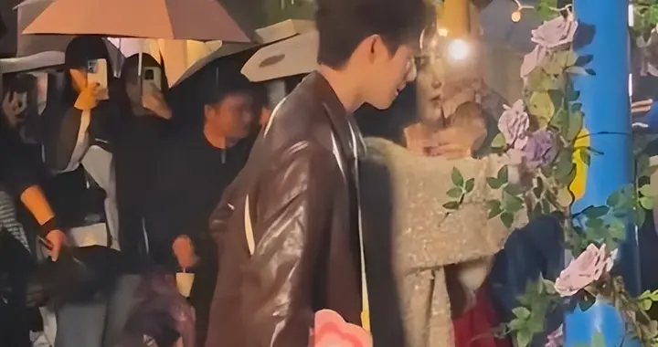 李昀锐人夫感拉满！惊喜现身接孟子义下班