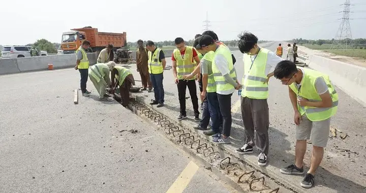 苦等18年缅甸终于想通了，联手中国打通战略大动脉，让美无计可施