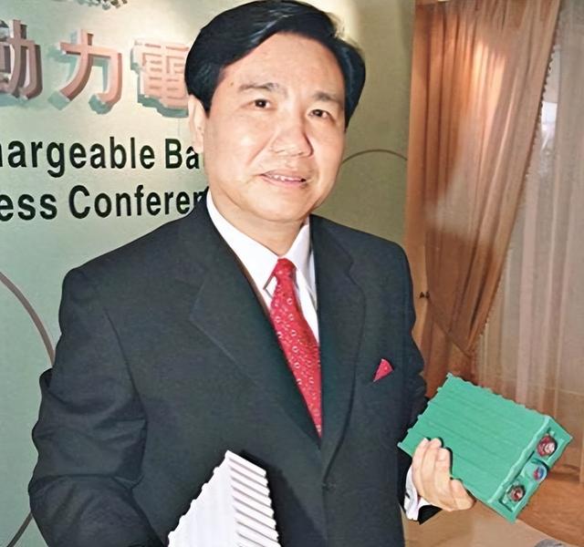 电池大王钟馨稼赚完中国钱，转头就给美国捐7000万，如今濒临破产