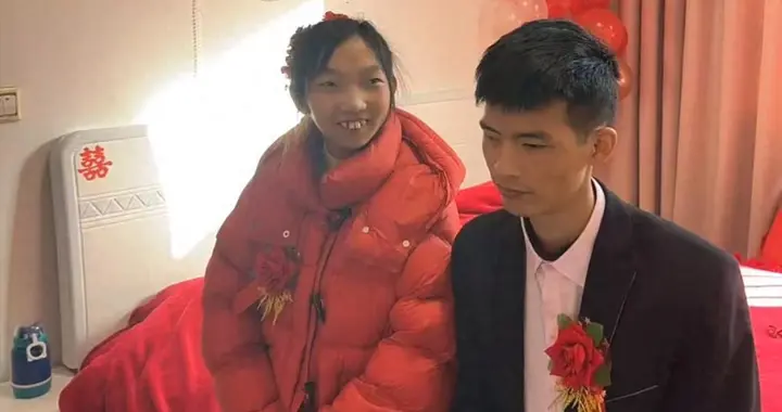 23岁低智网红欣悦被亲妈带去打胎！曝女婿不付医药费，用情趣用品