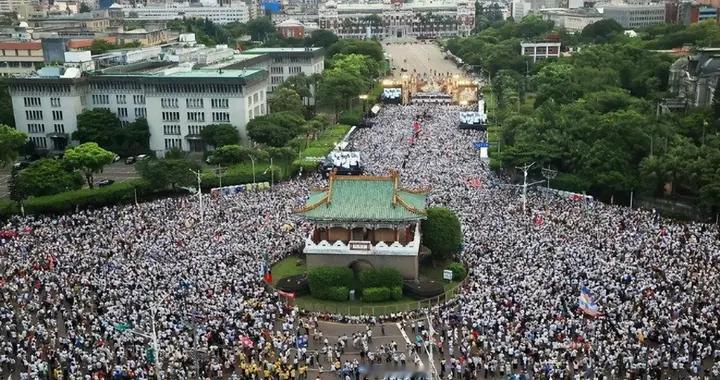 事态升级，蒋万安遭枪击威胁，20万台北市民出动，赖清德铸成大错
