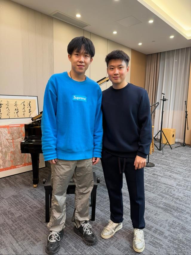 央视专访！赵心童首次见王楚钦说了一句承诺，两人从此激励前行