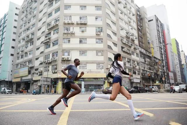 公认的“省力跑法”：核心跑步法--“拔、提、送